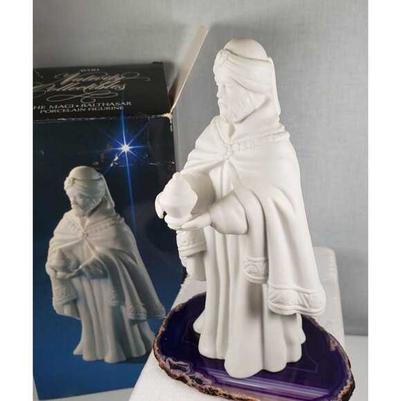 Vintage 1982 AVON Nativity Collectibles The Magi Bathasar Porcelain Figurine Box - Picture 8 of 16